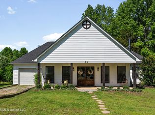 227 Christian College Rd, Senatobia, MS 38668