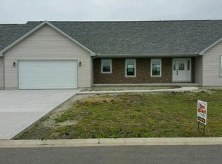400 E Makai Dr, Flanagan, IL 61740