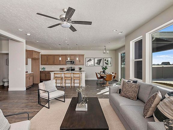 2nd image of 6036 W Parachute Dr