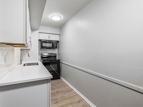 4th image of 558 Riverview Dr APT H