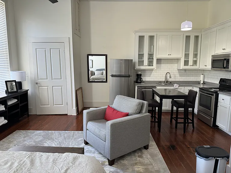 903 Broad St #B — Photo 8