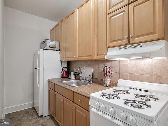 4th image of 1737 South St #2