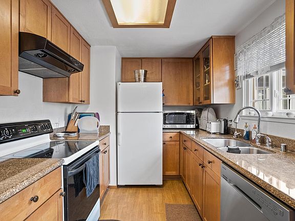 3rd image of 3012 Kounias Dr