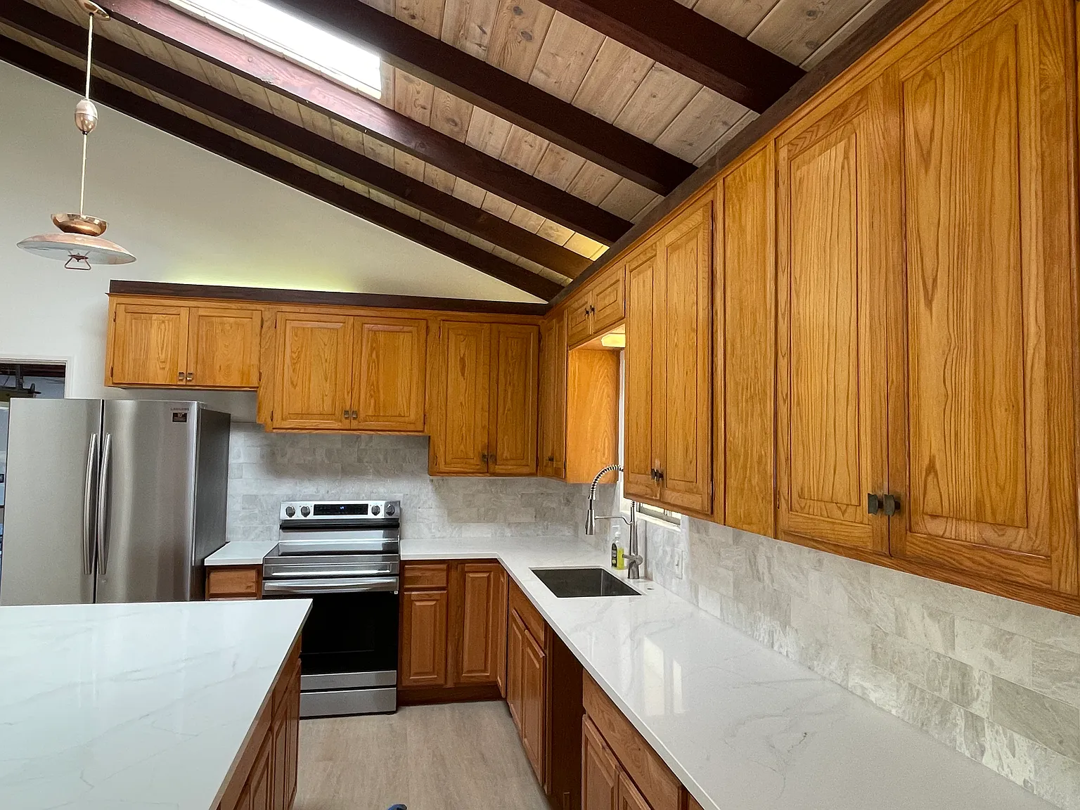 4 bed, 2600 sqft, $6,950 — Photo 3