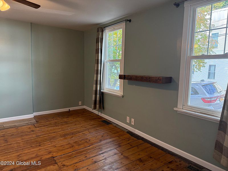 5th image of 31 Lincoln Avenue