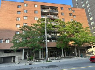 191 W Parkdale Ave #106, Ottawa, ON K1Y1E8