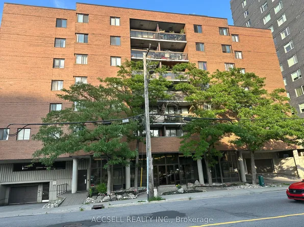 191 W Parkdale Ave #106, Ottawa, ON K1Y 1E8
