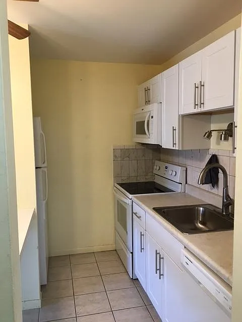Studio, 650 sqft, $1,550 — Photo 4
