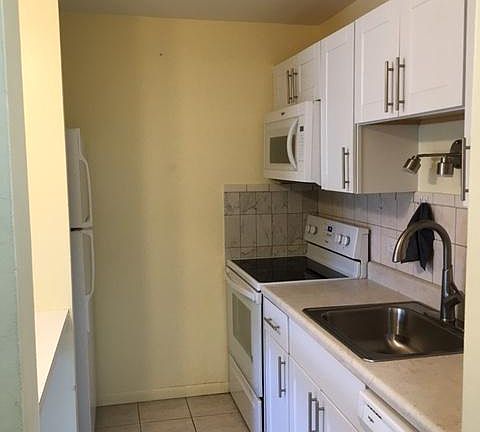 4th image of 4 Villa Verde Dr APT 202