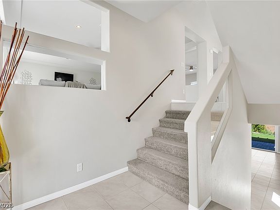 5th image of 9770 Hawk Crest St
