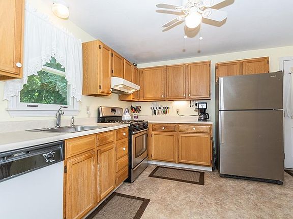 2nd image of 318 Kenoza Ave