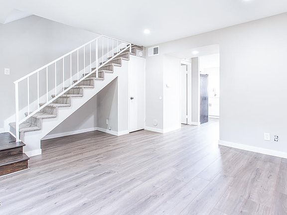 2nd image of 19036 Archwood St Unit 7