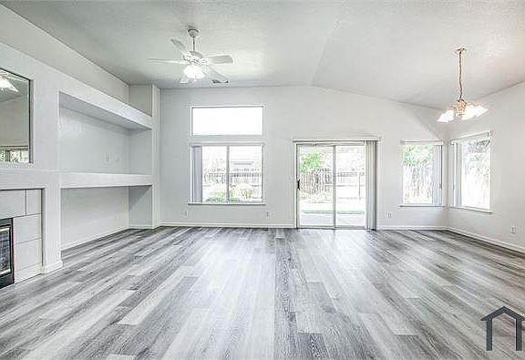 5th image of 1708 E Chelsea Dr