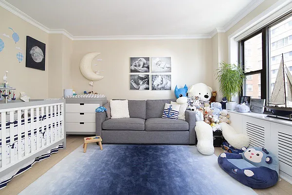 Sold by Andrew J. Markowitz Real Estate, LLC  | media 21