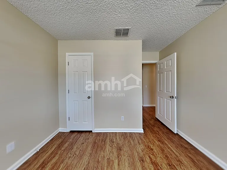 1379 Samantha Cir E — Photo 13