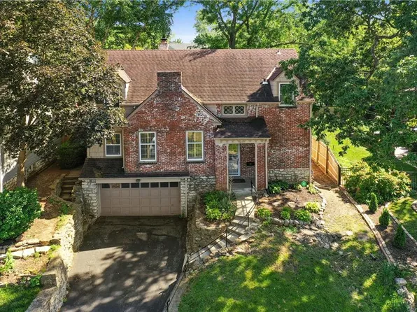 615 W 49th Ter, Kansas City, MO 64112