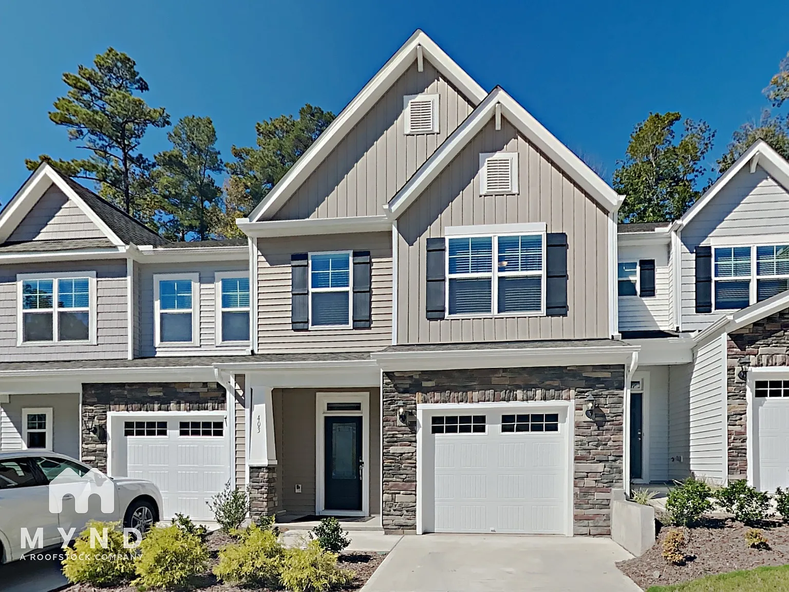 3 bed, 2.5 bath, 1877 sqft, $2,115 — Photo 1