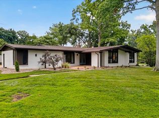 401 Andover Ln, Ballwin, MO 63011