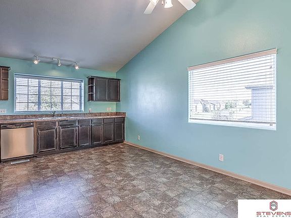 5th image of 4627 N 166th St