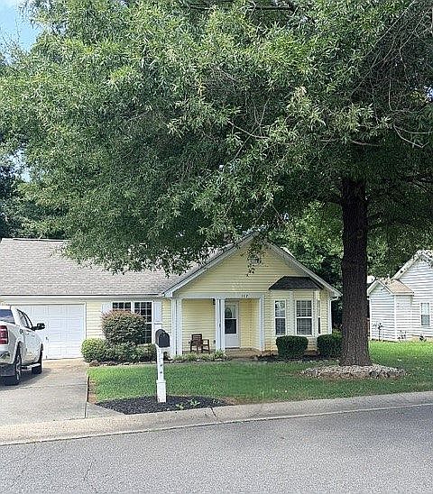 1st image of 117 Sterling Terrace Dr