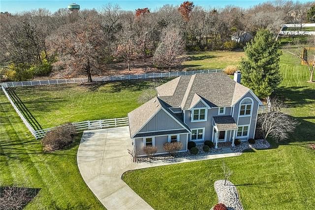 1st image of 4120 NE Georgian Ct