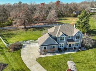 4120 NE Georgian Ct, Lees Summit, MO 64064