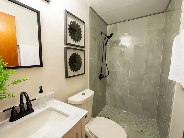 2146 Bryanston Crescent St — Photo 14