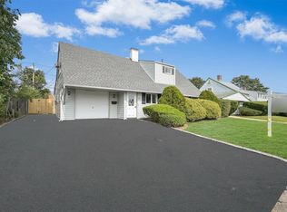 63 Universe Dr, Levittown, NY 11756