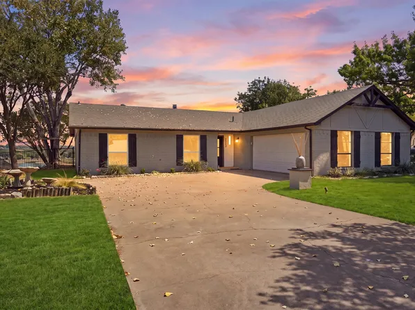 5123 Fairway Cir, Granbury, TX 76049