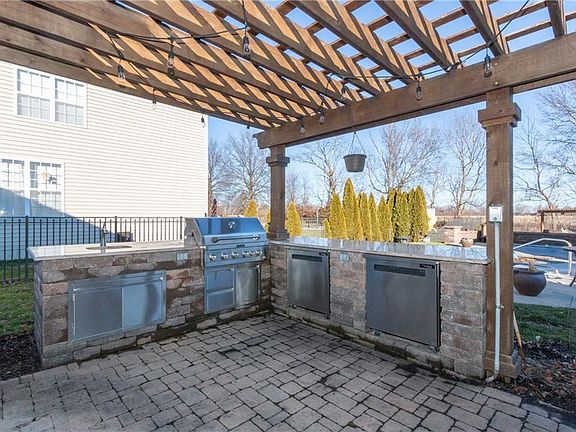 3rd image of 2783 Avebury Way