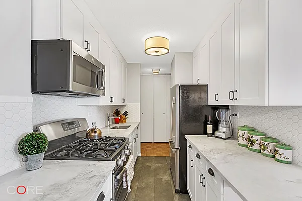 Rented by CORE | media 12