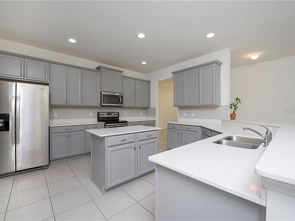 3rd image of 3843 San Isidro Cir