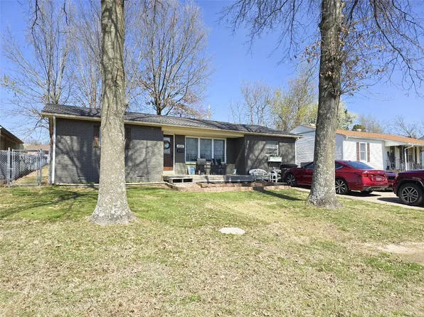 406 Hickory Hills Dr, Dexter, MO 63841