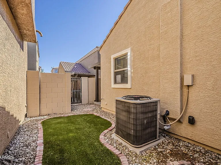2862 E Megan St — Photo 32