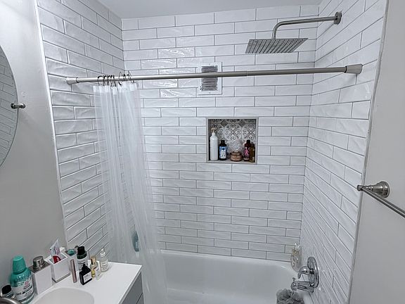 5th image of 13805 Cedar Rd APT 202