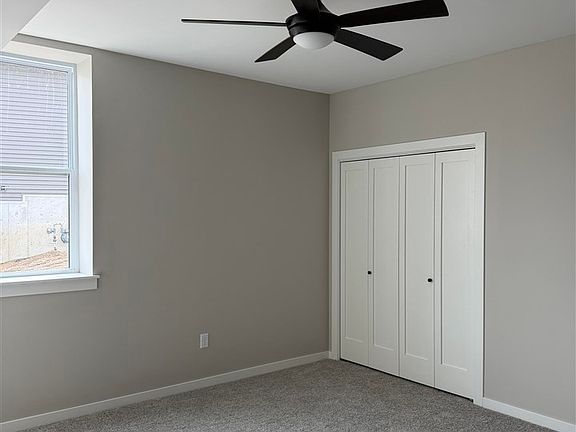 3rd image of 620 Rock Ridge Rd