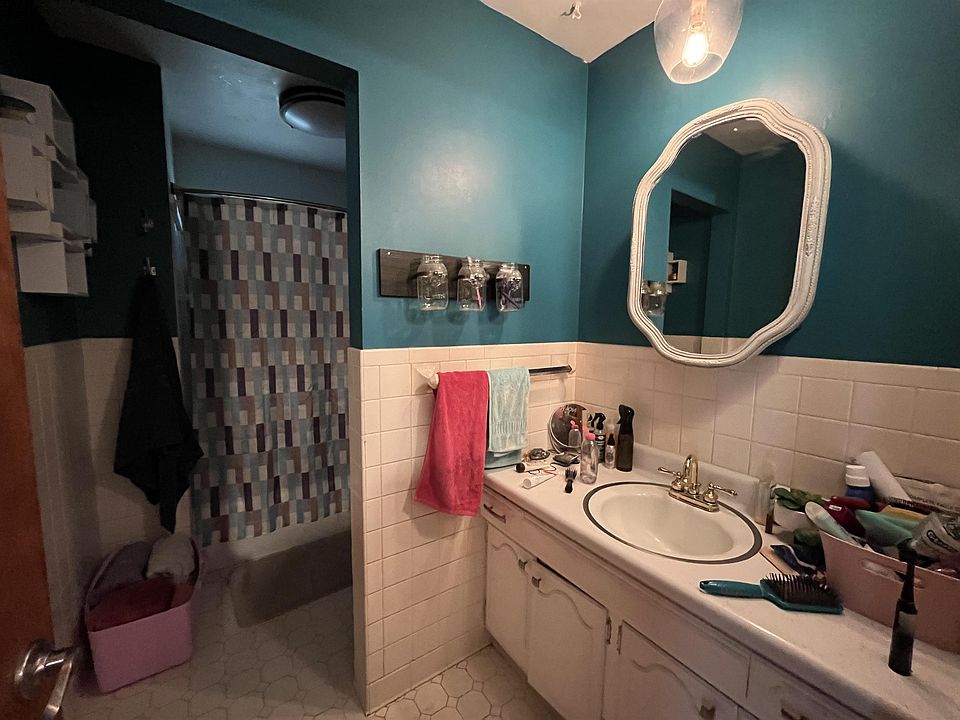 1st image of 900 Willey St #B