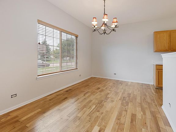 4th image of 1092 Hill Ave #1092