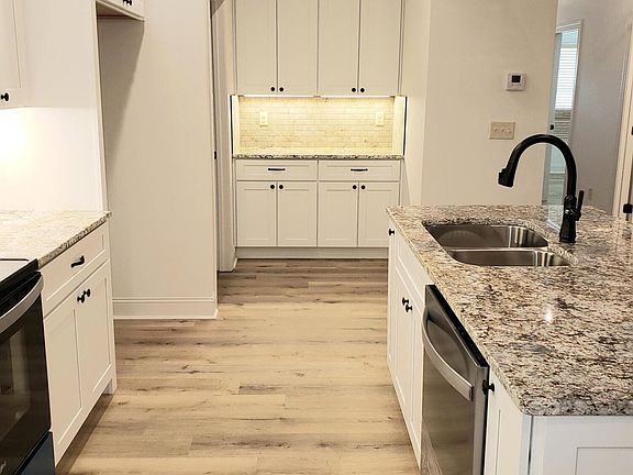 3rd image of 171 Brownstone Dr
