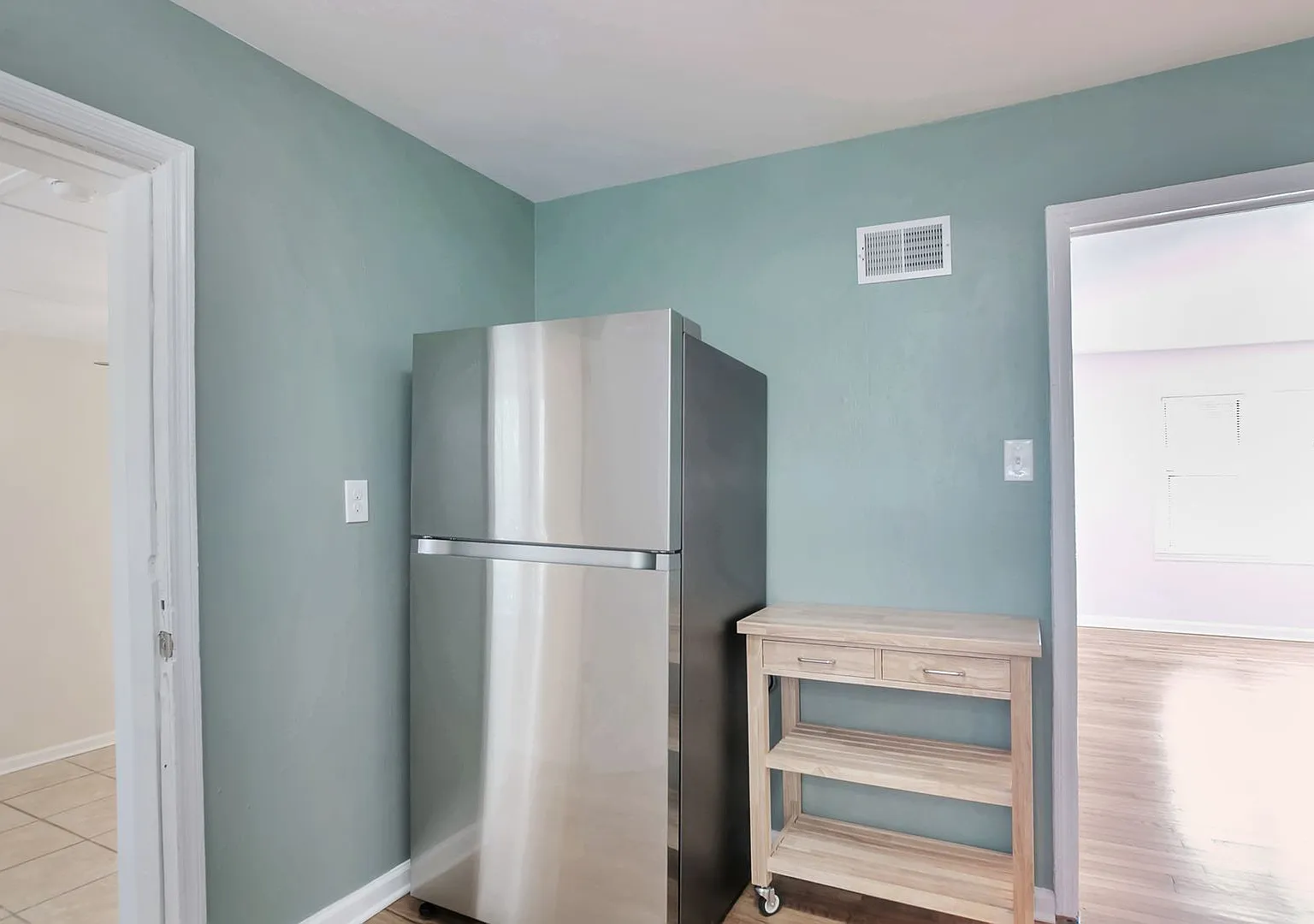 Room in 4 Bedroom Home at Santa Monica Dr — Photo 4