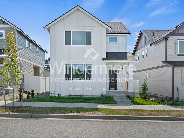 2749 N Talon Ln — Photo 1