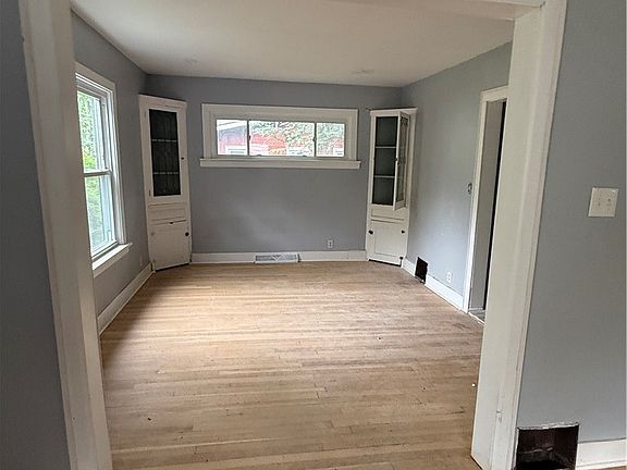 5th image of 4009 Rosemond Rd