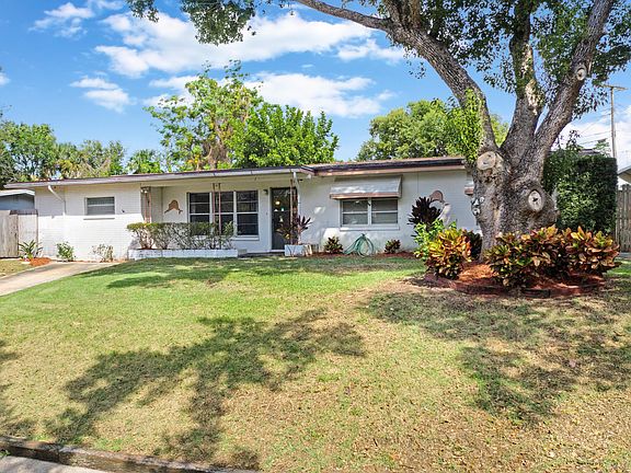 2nd image of 1765 Golfview Dr