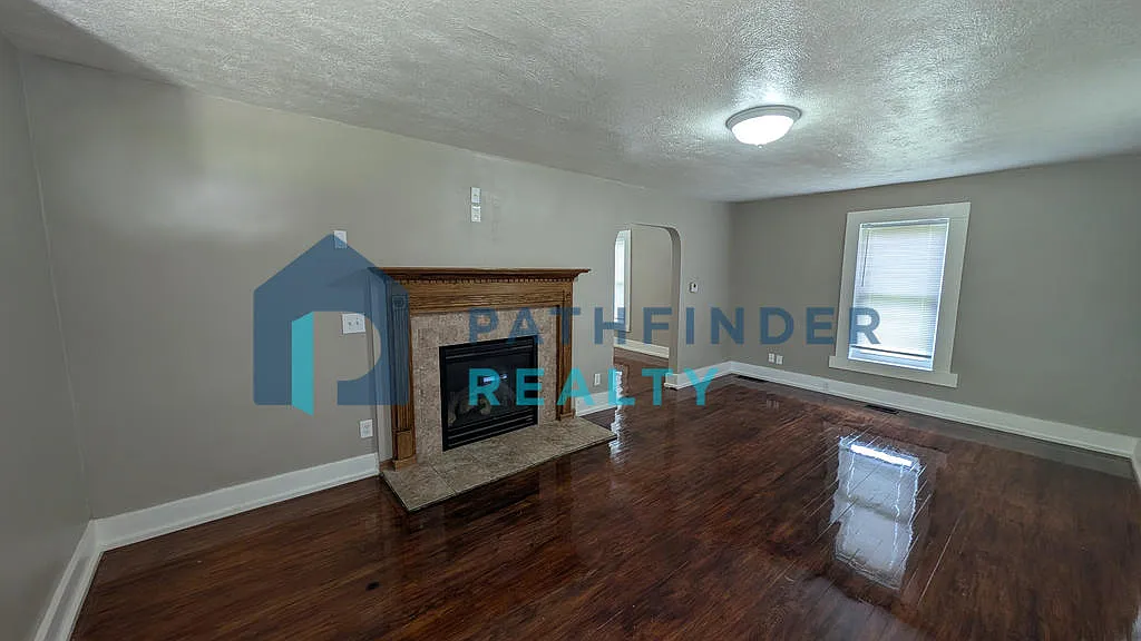 3 bed, 1446 sqft, $1,600 — Photo 4