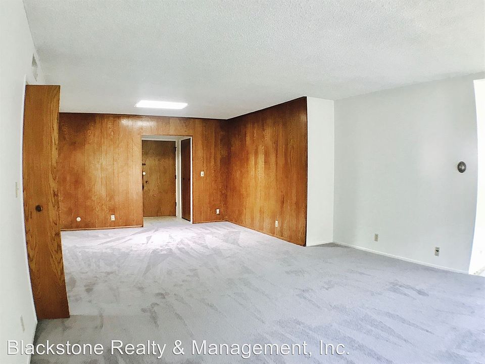 1st image of 816 N Edinburgh Ave