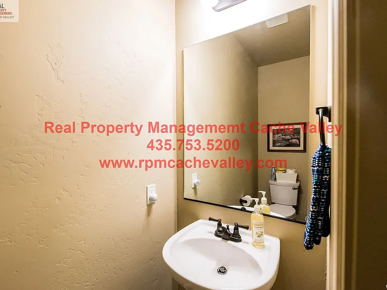 144 E 745 S — Photo 12