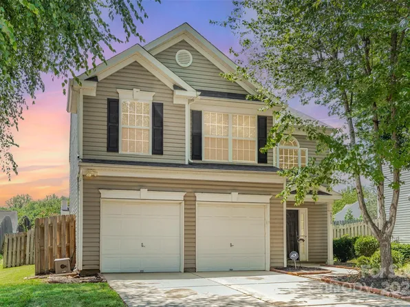 9935 Gray Dove Ct, Charlotte, NC 28216