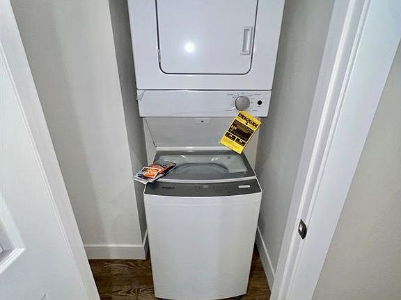 5th image of 6322 S Langley Ave #4