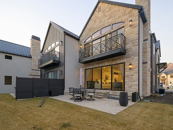 2nd image of 250 S Main St #7