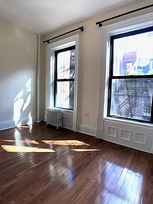 Rented by Avenues Real Estate | media 18